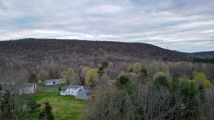 Fototapeta na wymiar early spring day in the hills on new england