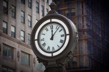 Fototapeta na wymiar view of famous clock in New York City