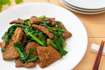 あなたは「ニラレバとレバニラ」どっち派?