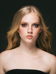 Naklejka premium Blonde hair woman beautiful face long hair