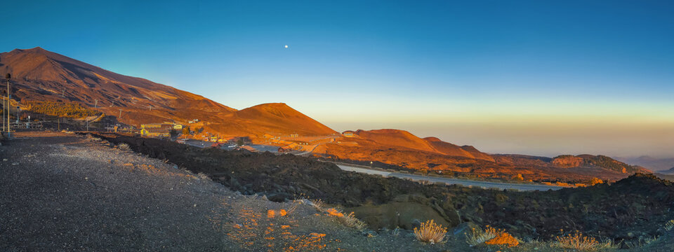 Vista dei Crateri Silvestri (Rifugio Sapienza - Nicolosi - Catania - Sicilia)