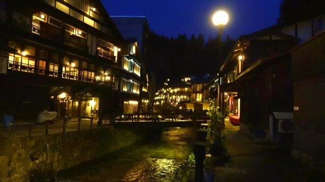 銀山温泉・夜景（山形県・尾花沢市）