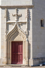Fototapeta na wymiar Porte de la chapelle du Château de Palluau-sur-Indre