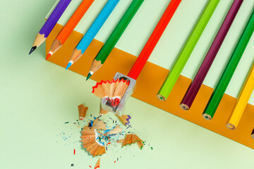 sharpening of color pencils