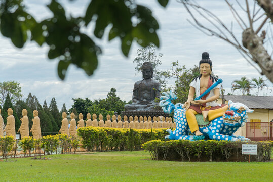 Templo budista Chen Tien em Foz do Igua&ccedil;u &eacute; um forte ponto tur&iacute;stico da regi&atilde;o, Paran&aacute;, Brasil, 