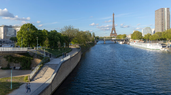 Tour-Eiffel depuis le pont de Grenelle