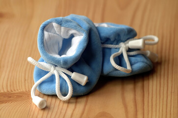 Niebieskie buciki dla niemowlaka