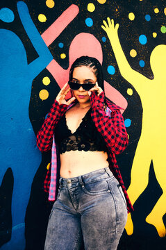 LATIN GIRL WALKS HER NEIGHBORHOOD WITH A LOT OF STYLE