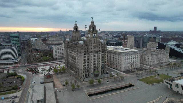 360 degree fly around of the Royal Liver Building