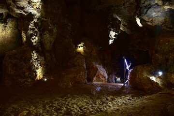 Jaskinia Smocza Jama pod wzgórzem Wawelskim w Krakowie