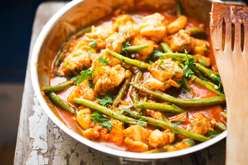 Red curry with cod and green beans 