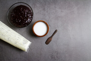 Thai dessert Black sticky rice 