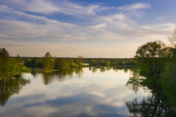 Rzeka Bóbr w okolicach miasta Żagań. - obrazy, fototapety, plakaty