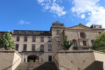 Fototapeta na wymiar La mairie de Saint Chamond, vue de l'extérieur, ville de Saint Chamond, département de la Loire,