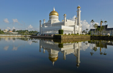 Fototapeta na wymiar Sultan Oman Ali Saifuddien Mosque, Bandar Seri Begawan, Sultanate of Brunei