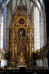 Fototapeta na wymiar Langhaus in der katholischen Kirche St. Mariä Himmelfahrt - Nave in the Catholic Church of St. Mary's Assumption