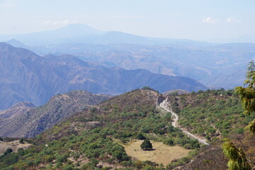 Fototapeta na wymiar comino del cerro 