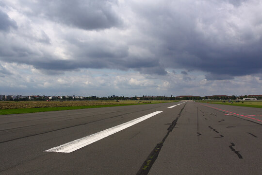 Impressionen vom alten Flughafen Tempelhof in Berlin.