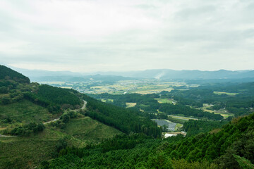Naklejka premium 加久藤峠から見るえびの市