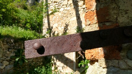 nostalgia, pueblo abandonado, peguera, barcelona, figols, ruina, pasado, esperanza, descubrir, error, humano, empezar, principio, creación, recuerdos, excursión, senderismo, oculto, solitario, fin