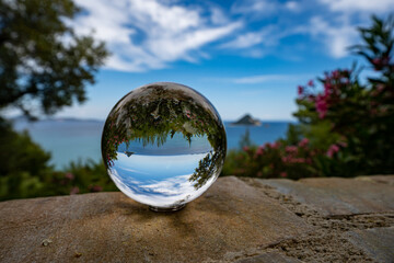 Marathonisi in der Glaskugel