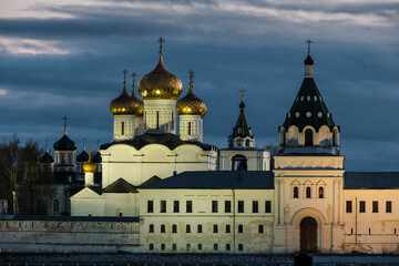 Fototapeta na wymiar Evening view of the Ipatiev Monastery in Kostroma