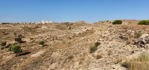 Panorámicas de la zona de Lomas de Juan XII y Parque Orgegia en Alicante durante un a salida de senderismo urbano