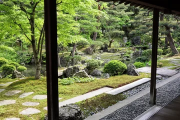 Fototapeten 日本の古い家の美しい庭の風景 © masamasa3
