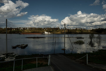 Fototapeta na wymiar Spill of the Volga River in Tutaev, Yaroslavl Region