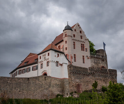 Burg Stadt Alzenau mit Ludwigsturm in Untermain Franken 