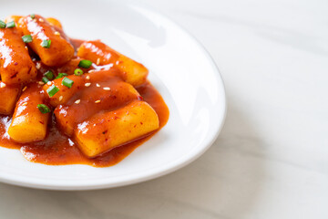 Korean rice cake stick in spicy sauce - Tteokbokki