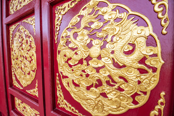 Chinese Dragon Totem Gold Lacquered Wood Carving Double Dragon Play Beads