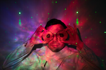 Mann im Universum