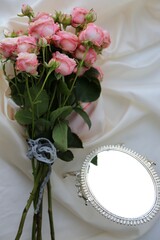 wedding bouquet roses pink color on the table