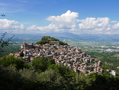 vista panoramica del caratteristico borgo di Patrica, nel lazio in Italia