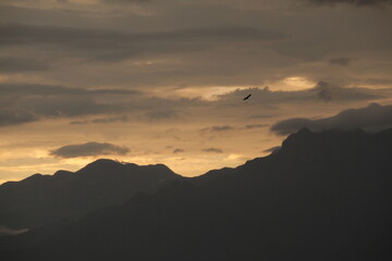 Montañas en atardecer