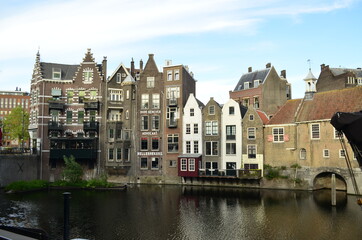 Fototapeta na wymiar City canal houses in Rotterdam