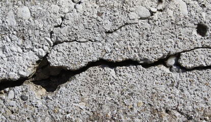 Crepa nel muro - danni da terremoto