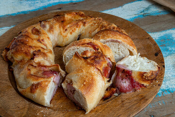 Italian bread stuffed with provolone cheese and pepperoni sausage.