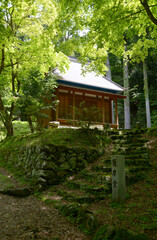 新緑の鶏足寺　護摩堂　滋賀県長浜市