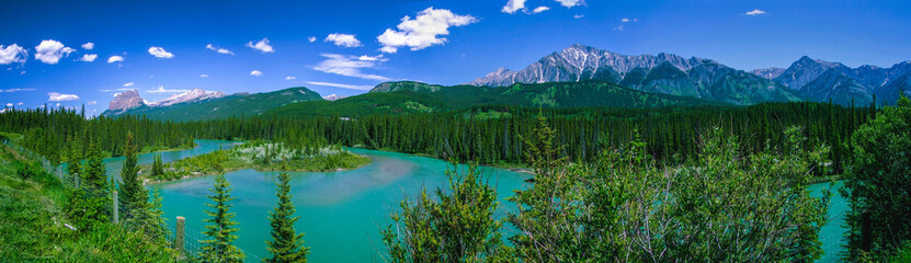 Fototapeta na wymiar The Bow River Above Banff