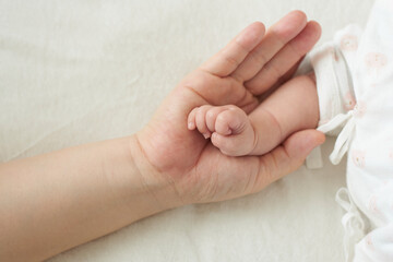 赤ちゃんの手