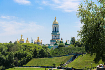 Fototapeta na wymiar View of the hills of the Kiev-Pechersk Lavra on a sunny day