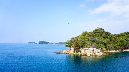 九十九島の遊覧船から体験できる幻想的な無人島の原生林