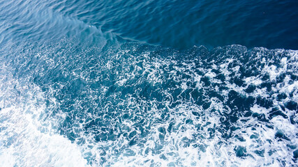 九十九島の遊覧船と綺麗な波紋