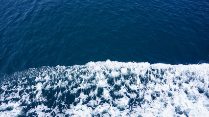 九十九島の遊覧船と綺麗な波紋