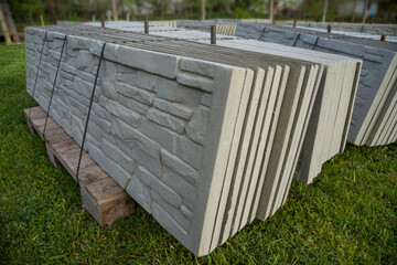 Build prefabricated or precast concrete fence