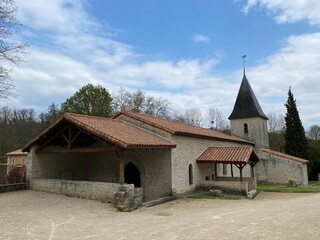 Fototapeta na wymiar Église Sainte-Clotilde de Quinçay