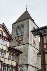 Fototapeta na wymiar Turm der Mauritiuskirche in Appenzell, Schweiz