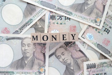 一万円札とMONEYの文字